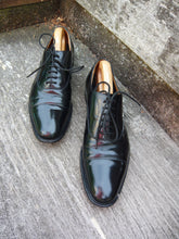 Load image into Gallery viewer, CHURCH’S OXFORD MEN’S SHOES – BLACK - UK 10 – HONG KONG – EXCELLENT CONDITION