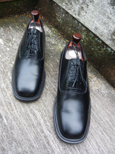 Load image into Gallery viewer, ALFRED SARGENT OXFORD MEN'S SHOES – BLACK – UK 8 – TOBY – WORN ONCE