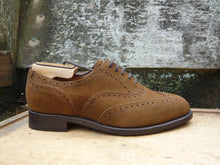 Load image into Gallery viewer, TRICKER'S BROGUES – BROWN / TAN SUEDE - UK 6 (WIDE) – UNWORN CONDITION