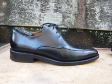 Load image into Gallery viewer, JOSEPH CHEANEY DERBY – BLACK – UK 7 – MILES – EXCELLENT CONDITION