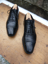 Load image into Gallery viewer, JOSEPH CHEANEY BROGUES – BLACK – UK 8 – PARKINSON - EXCELLENT CONDITION