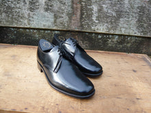 Load image into Gallery viewer, JOSEPH CHEANEY VINTAGE DERBY – BLACK - UK 7 – RYE – UNWORN CONDITION