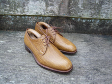 Load image into Gallery viewer, CHURCH’S VINTAGE DERBY – BROWN / TAN FIGHTING SEAL – UK 8 – SUPERB CONDITION