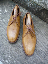 Load image into Gallery viewer, CHURCH’S VINTAGE DERBY – BROWN / TAN FIGHTING SEAL – UK 8 – SUPERB CONDITION