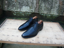 Load image into Gallery viewer, CHURCH’S DERBY MEN’S SHOES – BLACK – UK 8 – SAWLEY – SUPERB CONDITION