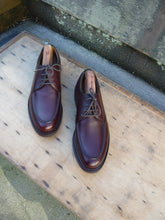 Load image into Gallery viewer, CHURCH’S VELDTSCHOEN DERBY SHOES – BROWN – UK 8 – GLENSHEE – SUPERB CONDITION