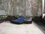 CHURCH’S BROGUES – BLACK – UK 10 – CHETWYND – UNWORN CONDITION