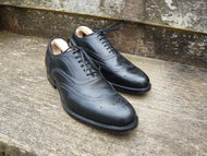 CHURCH'S BROGUES – BLACK  - UK 7.5 – GUNTHORPE – EXCELLENT CONDITION