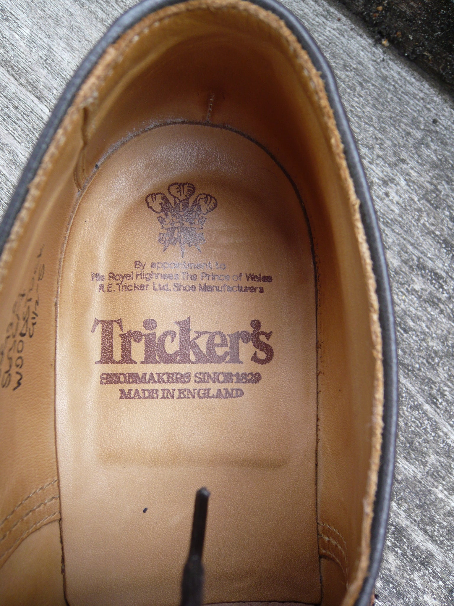 TRICKERS DERBY – BROWN / TAN / MARRON - UK 9.5 – WOODSTOCK