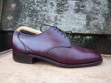 Load image into Gallery viewer, CROCKETT &amp; JONES VINTAGE DERBY – BROWN / BURGUNDY - UK 8 – EXCELLENT CONDITION
