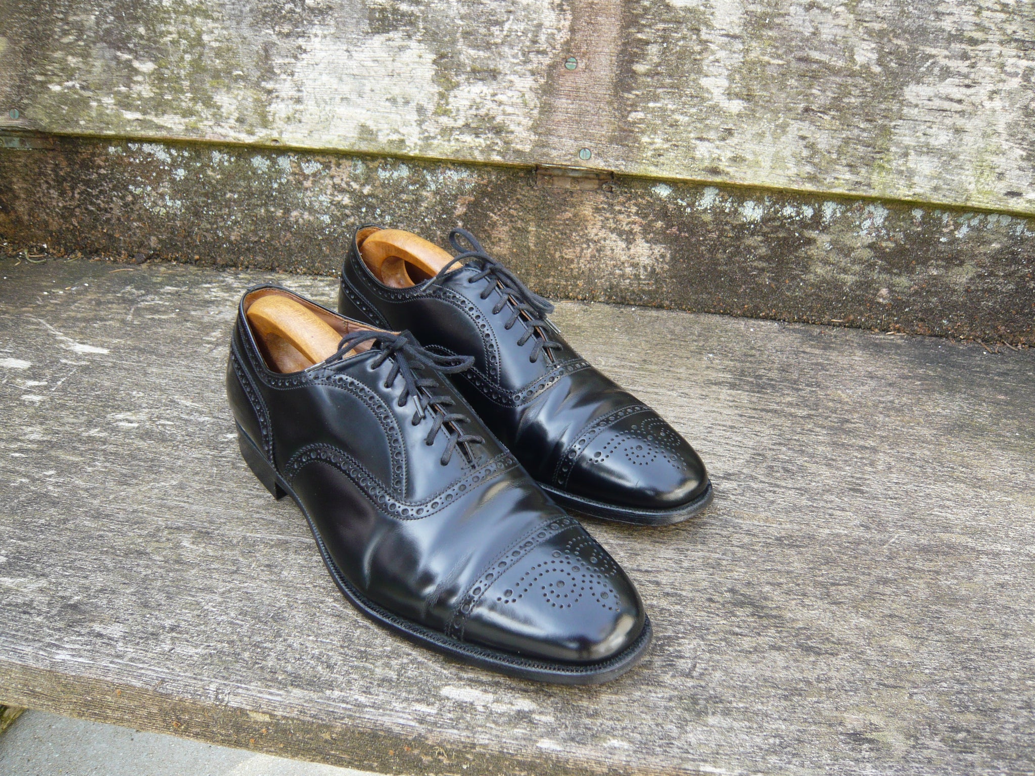 Plain brogues hot sale