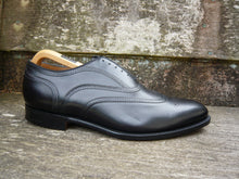 Load image into Gallery viewer, CHURCH’S BROGUES – BLACK - UK 10.5 – GUNTHORPE – UNWORN CONDITION
