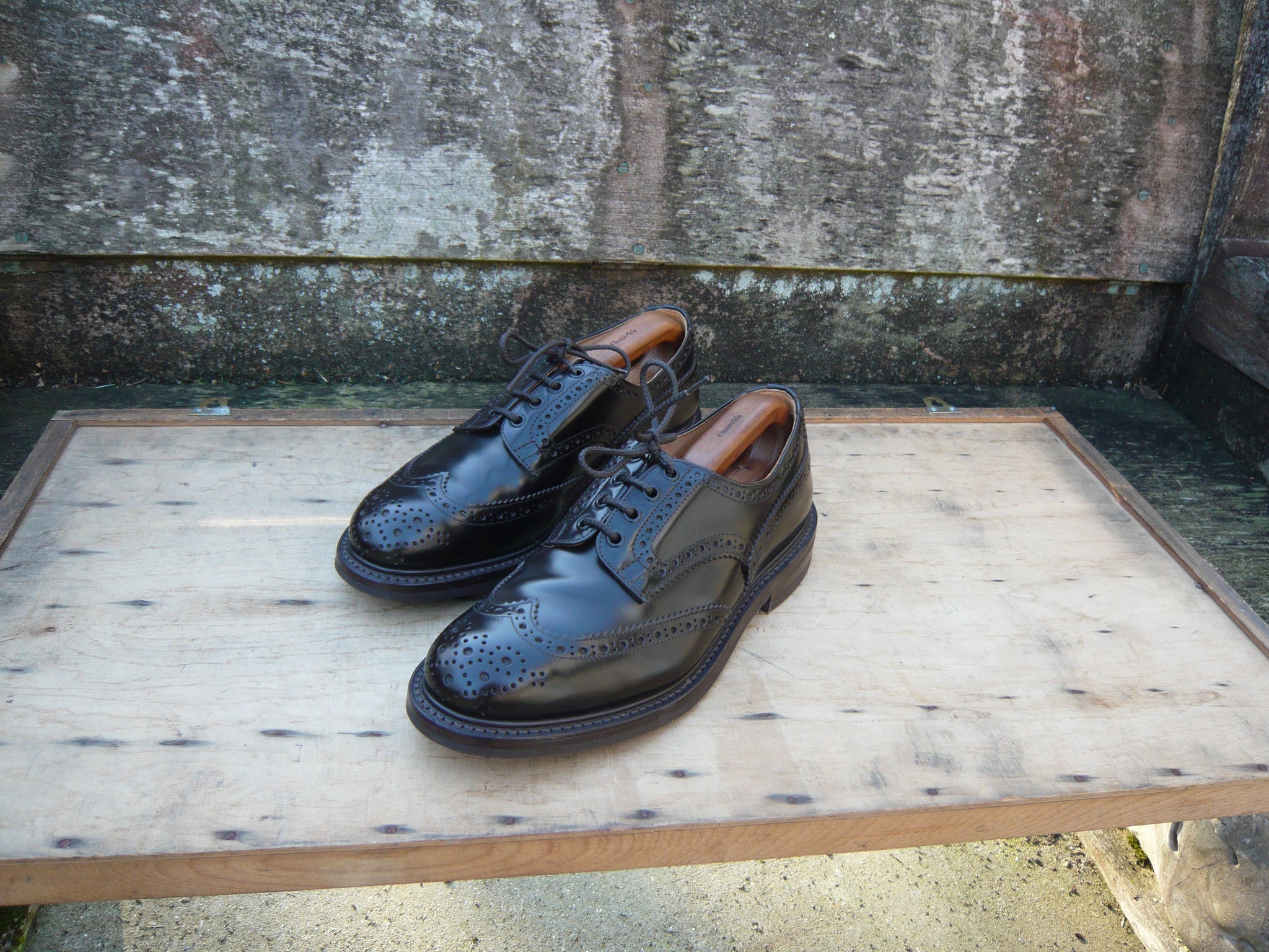 TRICKER'S BROGUES – BROWN - UK 9.5 – BOURTON – SUPERB CONDITION