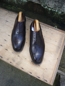 CHURCH’S BROGUES – BROWN – UK 9 – CHETWYND – UNWORN CONDITION